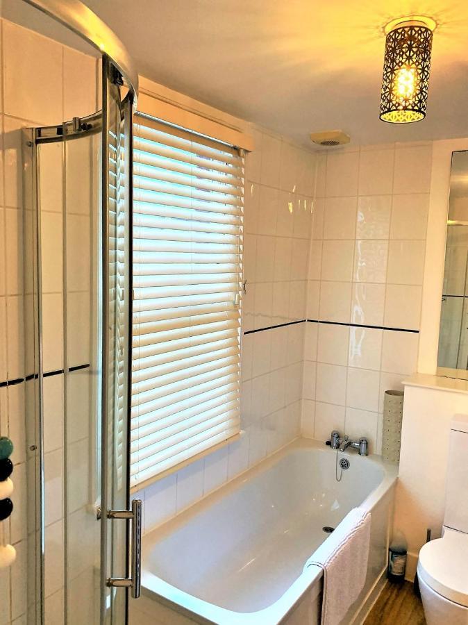 Riverside Channel5 "Holidays Homes In The Sun" Featured Central Canterbury Cottage With Free Parking Екстериор снимка