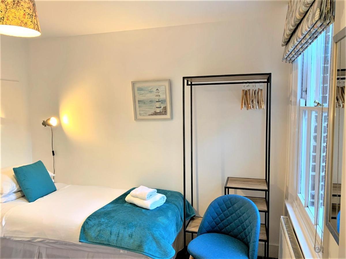 Riverside Channel5 "Holidays Homes In The Sun" Featured Central Canterbury Cottage With Free Parking Екстериор снимка