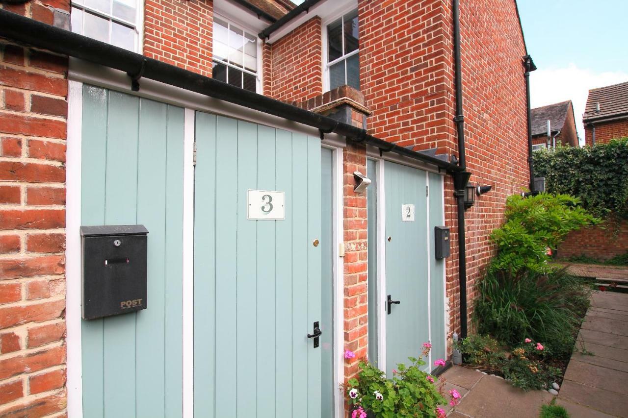 Riverside Channel5 "Holidays Homes In The Sun" Featured Central Canterbury Cottage With Free Parking Екстериор снимка