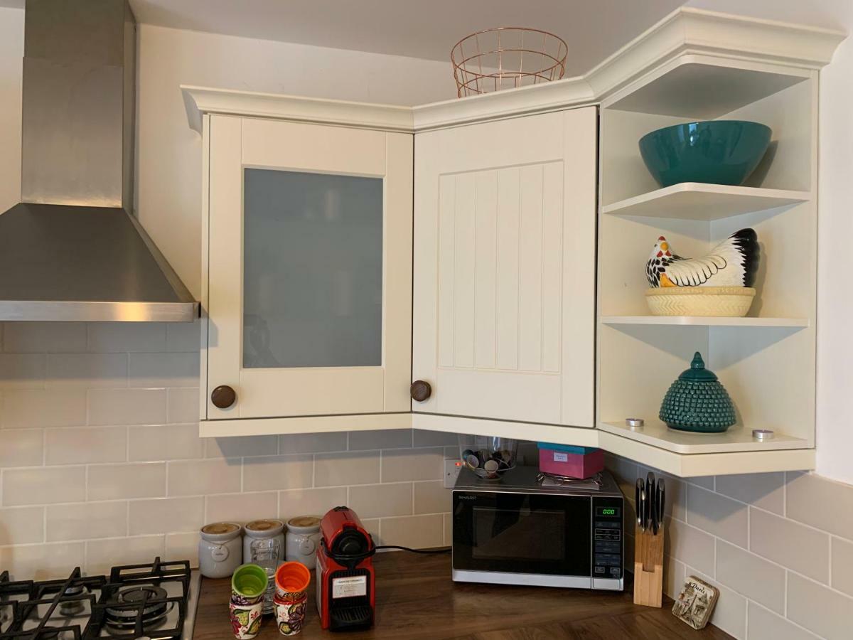 Riverside Channel5 "Holidays Homes In The Sun" Featured Central Canterbury Cottage With Free Parking Екстериор снимка